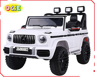 RECHARGEABLE CAR W/RC