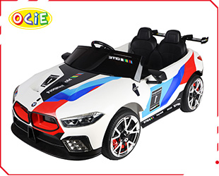 RECHARGEABLE CAR W/ RC 