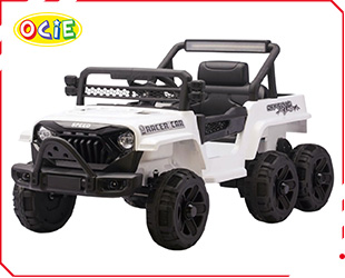 RECHARGEABLE CAR  W/ RC
