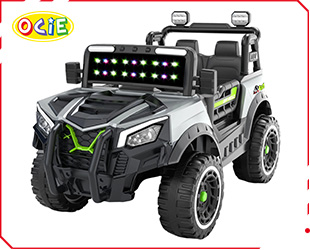 RECHARGEABLE CAR  W/ RC